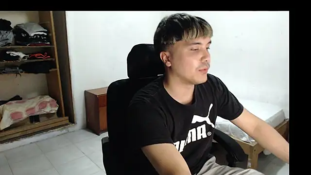 Snapshot of CuteAlexBoy chatting on 12-18-25, 04:24 CuteAlexBoy online show from 12-18-25, 04:24