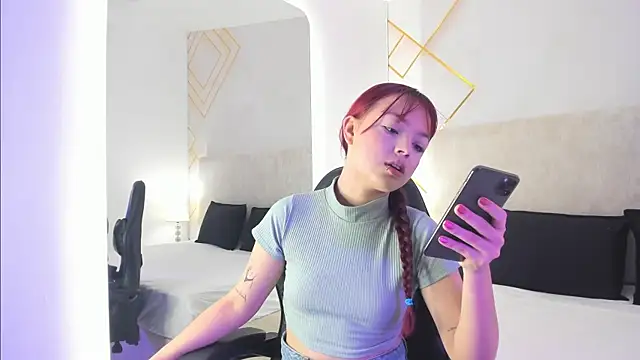 Martinaa Garcia online show from 12-02-25, 07:42