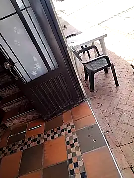 Snapshot of catalella16 chatting on 12-22-25, 05:43 catalella16 online show from 12-22-25, 05:43