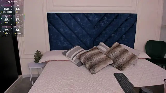 Soft Seduction online show from 10-31-25, 01:28