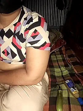 Snapshot of Priyanka-Khan chatting on 06-15-26, 03:53 Priyanka-Khan online show from 06-15-26, 03:53