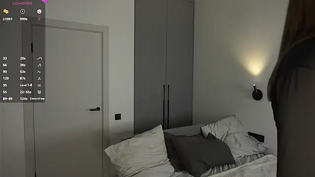 BrynnHolverson online show from 11-26-25, 07:04