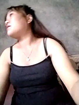 Snapshot of mai-cute chatting on 10-25-25, 12:29 mai-cute online show from 10-25-25, 12:29