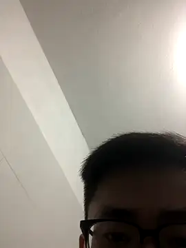 Snapshot of liamhn2k4 chatting on 10-16-25, 01:34 liamhn2k4 online show from 10-16-25, 01:34