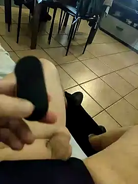 Snapshot of Italianstyle79 chatting on 03-10-26, 01:49 Italianstyle79 online show from 03-10-26, 01:49