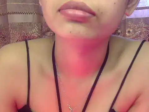 Snapshot of fairyy_tale chatting on 11-20-25, 02:45 fairyy tale online show from 11-20-25, 02:45