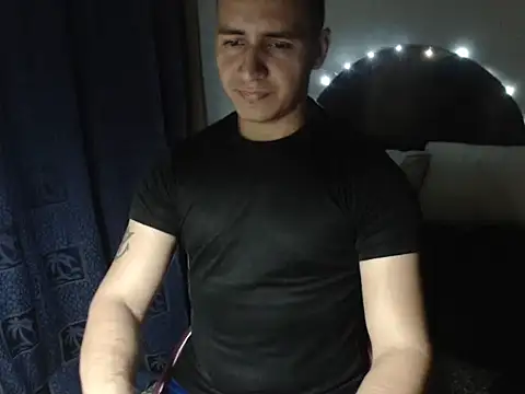 DarkTheKing online show from 11-28-25, 04:48