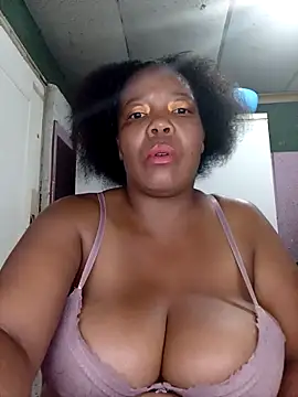 boobsqueenxo online show from 11-07-25, 02:17