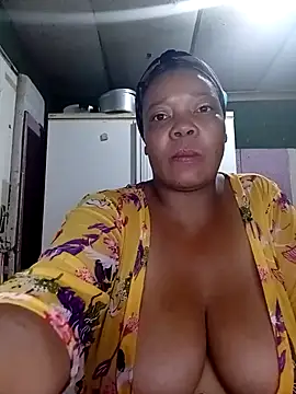 boobsqueenxo online show from 11-16-25, 06:41