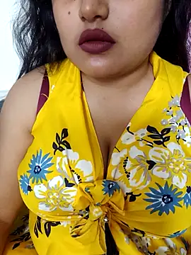 Cuty-Lina online show from 11-19-25, 01:22