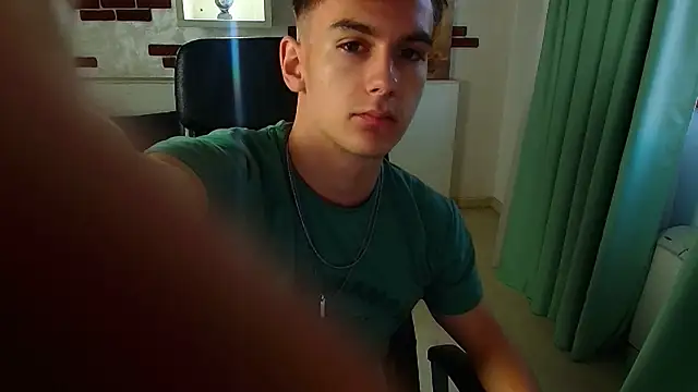 Snapshot of BradyFlint chatting on 10-20-25, 04:57 BradyFlint online show from 10-20-25, 04:57