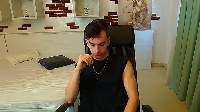 Snapshot of BradyFlint chatting on 10-22-25, 05:52 BradyFlint online show from 10-22-25, 05:52