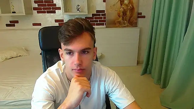 Snapshot of BradyFlint chatting on 11-07-25, 05:07 BradyFlint online show from 11-07-25, 05:07