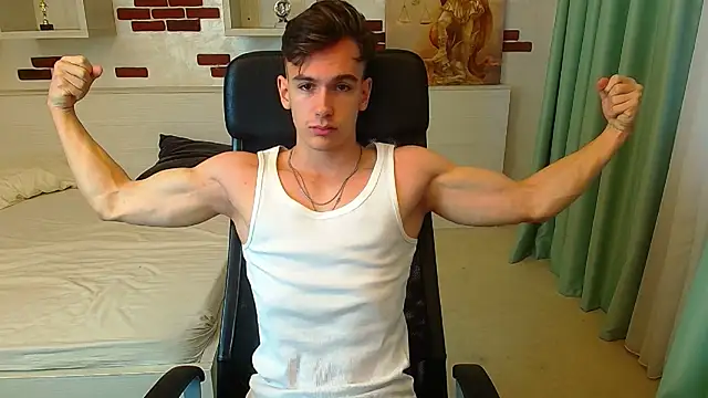 Snapshot of BradyFlint chatting on 11-11-25, 06:02 BradyFlint online show from 11-11-25, 06:02