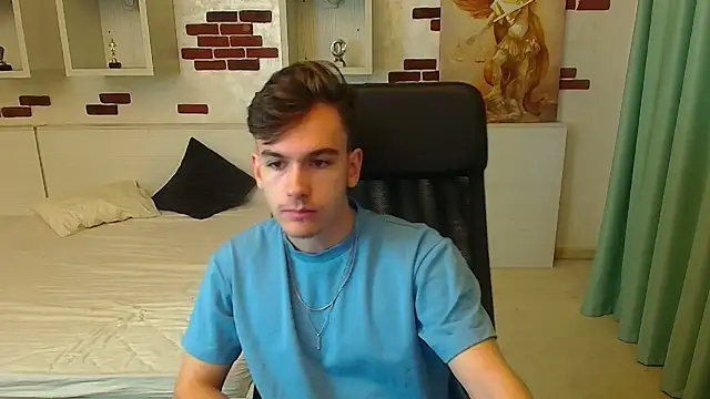 Snapshot of BradyFlint chatting on 11-17-25, 05:35 BradyFlint online show from 11-17-25, 05:35