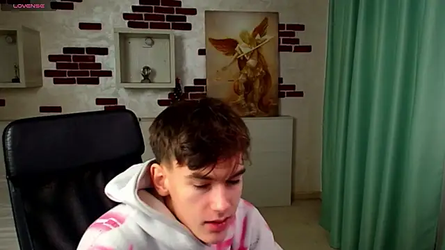 Snapshot of BradyFlint chatting on 02-12-26, 05:13 BradyFlint online show from 02-12-26, 05:13