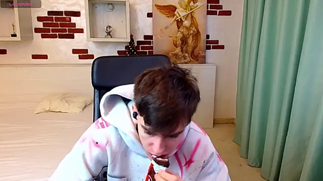 Snapshot of BradyFlint chatting on 02-13-26, 06:53 BradyFlint online show from 02-13-26, 06:53