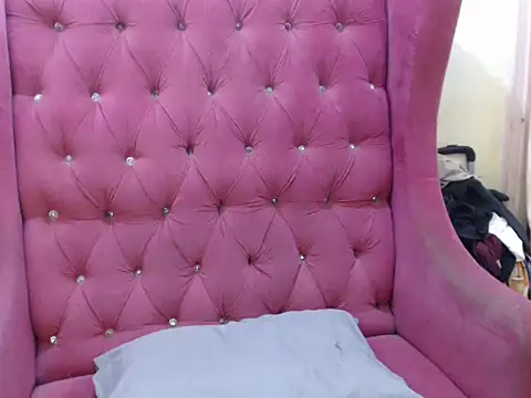 Snapshot of Sophialovecum_29 chatting on 10-31-25, 03:35 Sophialovecum 29 online show from 10-31-25, 03:35