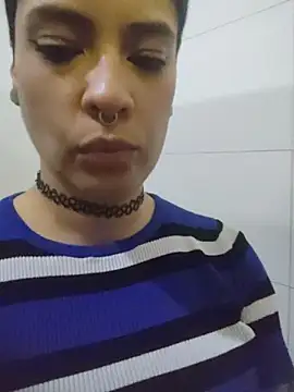 Snapshot of Natimiau chatting on 11-05-25, 06:30 Natimiau online show from 11-05-25, 06:30