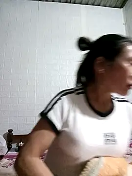 Snapshot of tabby-cat11 chatting on 11-13-25, 05:28 tabby-cat11 online show from 11-13-25, 05:28