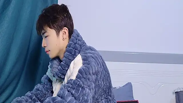 Snapshot of Stuffy-111 chatting on 11-18-25, 11:14 Stuffy-111 online show from 11-18-25, 11:14