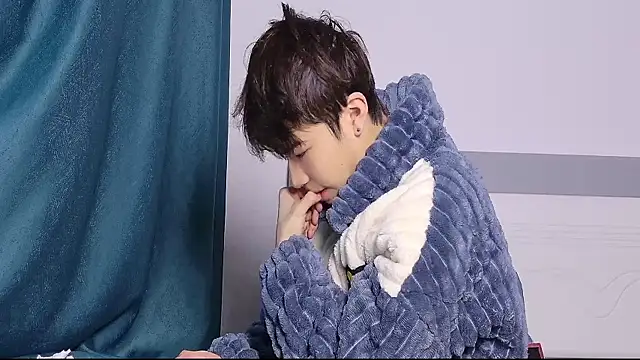 Snapshot of Stuffy-111 chatting on 11-20-25, 11:21 Stuffy-111 online show from 11-20-25, 11:21