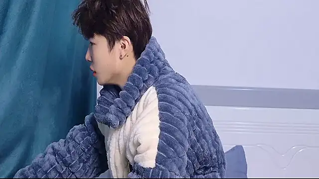 Snapshot of Stuffy-111 chatting on 11-22-25, 10:47 Stuffy-111 online show from 11-22-25, 10:47