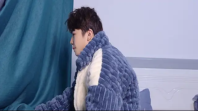 Snapshot of Stuffy-111 chatting on 11-25-25, 11:21 Stuffy-111 online show from 11-25-25, 11:21