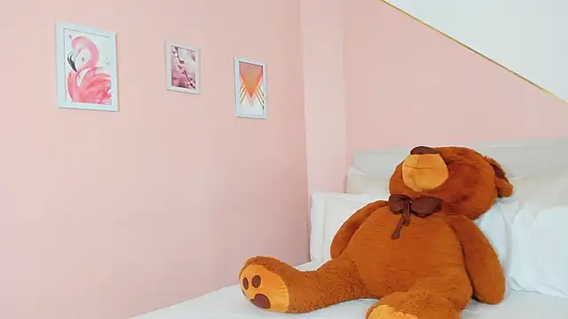 mia canoo online show from 11-15-25, 12:23