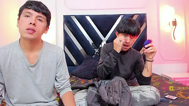 hoot booys  online show from 11-17-25, 03:34