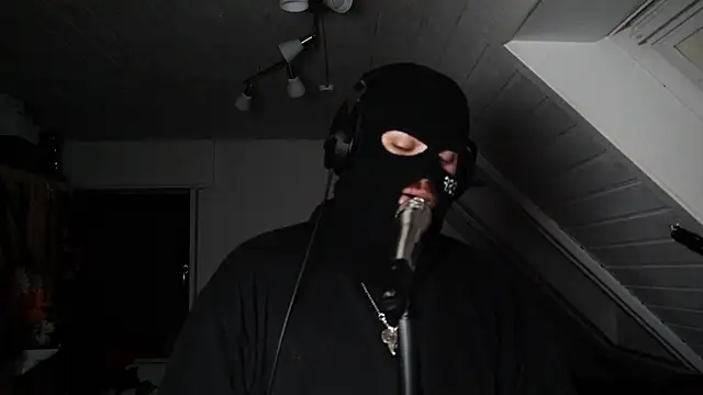 Snapshot of Symph0ny_0f_Gh0sts chatting on 02-13-26, 09:11 Symph0ny 0f Gh0sts online show from 02-13-26, 09:11