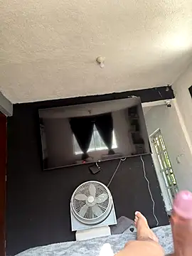 RMorales91 online show from 10-31-25, 03:24