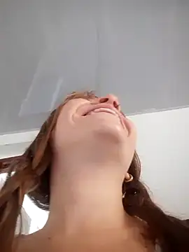 Snapshot of bambiluly chatting on 10-20-25, 03:12 bambiluly online show from 10-20-25, 03:12