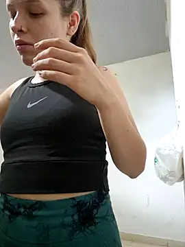 Snapshot of bambiluly chatting on 11-04-25, 05:23 bambiluly online show from 11-04-25, 05:23