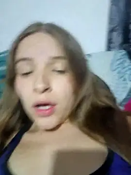 Snapshot of bambiluly chatting on 11-06-25, 10:21 bambiluly online show from 11-06-25, 10:21