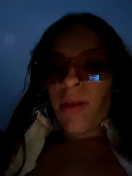 Snapshot of bambiluly chatting on 12-15-25, 11:20 bambiluly online show from 12-15-25, 11:20