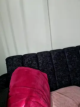 Snapshot of bambiluly chatting on 12-18-25, 07:53 bambiluly online show from 12-18-25, 07:53