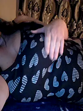 Snapshot of Ariana381 chatting on 11-15-25, 08:16 Ariana381 online show from 11-15-25, 08:16