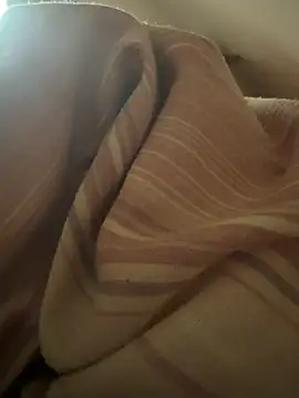 Snapshot of kinkysarahx chatting on 11-28-25, 08:17 kinkysarahx online show from 11-28-25, 08:17