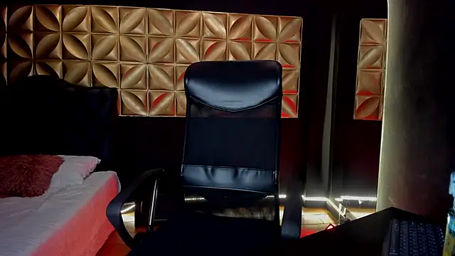 lovenatasha  online show from 10-30-25, 06:41