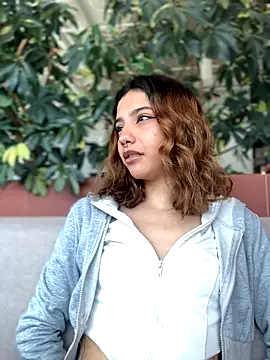 MiaaCute- online show from 10-18-25, 07:47