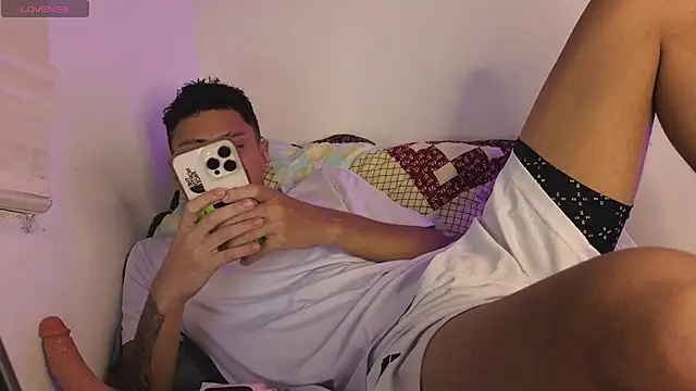 Snapshot of Anto_Jasro chatting on 11-29-25, 01:08 Anto Jasro online show from 11-29-25, 01:08