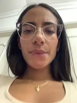 Snapshot of elegant__rouse chatting on 06-11-26, 03:04 elegant rouse online show from 06-11-26, 03:04