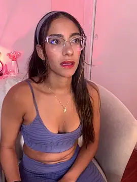 Snapshot of elegant__rouse chatting on 06-12-26, 10:30 elegant rouse online show from 06-12-26, 10:30