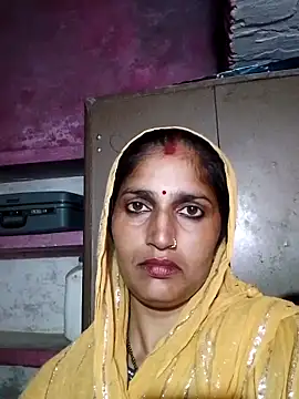 Snapshot of Pooja_shre chatting on 11-03-25, 02:40 Pooja shre online show from 11-03-25, 02:40