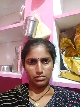 Snapshot of Pooja_shre chatting on 11-05-25, 03:28 Pooja shre online show from 11-05-25, 03:28