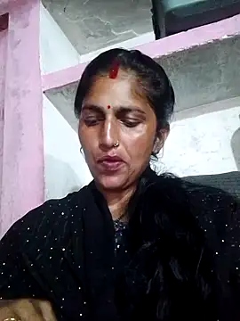 Snapshot of Pooja_shre chatting on 11-07-25, 11:32 Pooja shre online show from 11-07-25, 11:32