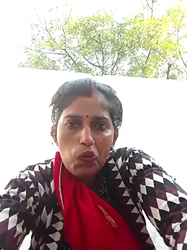 Snapshot of Pooja_shre chatting on 11-14-25, 03:05 Pooja shre online show from 11-14-25, 03:05