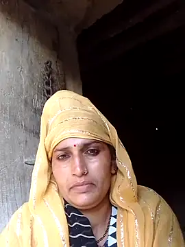 Snapshot of Pooja_shre chatting on 11-17-25, 02:06 Pooja shre online show from 11-17-25, 02:06