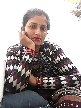Snapshot of Pooja_shre chatting on 11-20-25, 03:07 Pooja shre online show from 11-20-25, 03:07